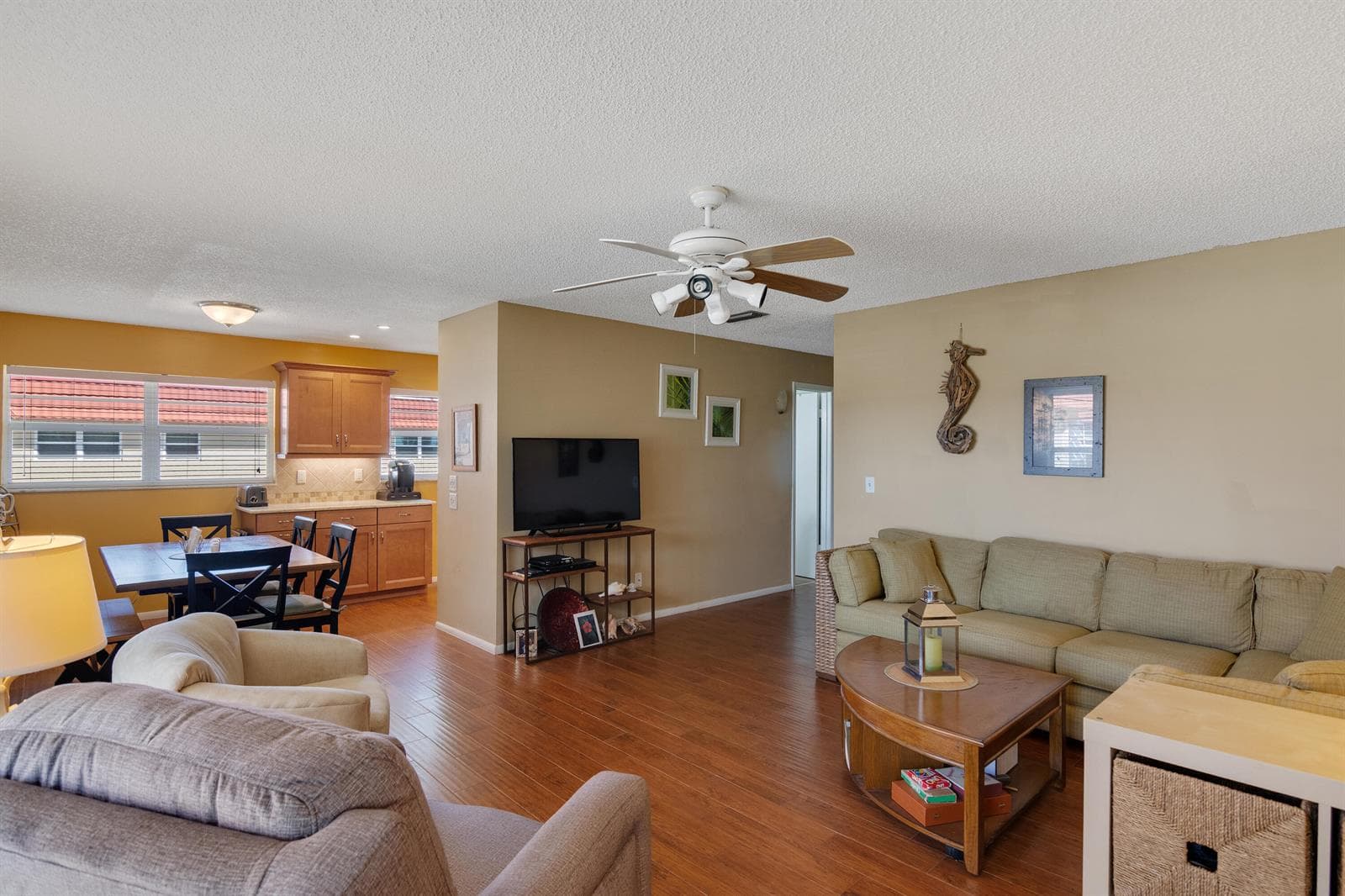 68 ROYAL OAK Court # 202, Vero Beach FL 32962