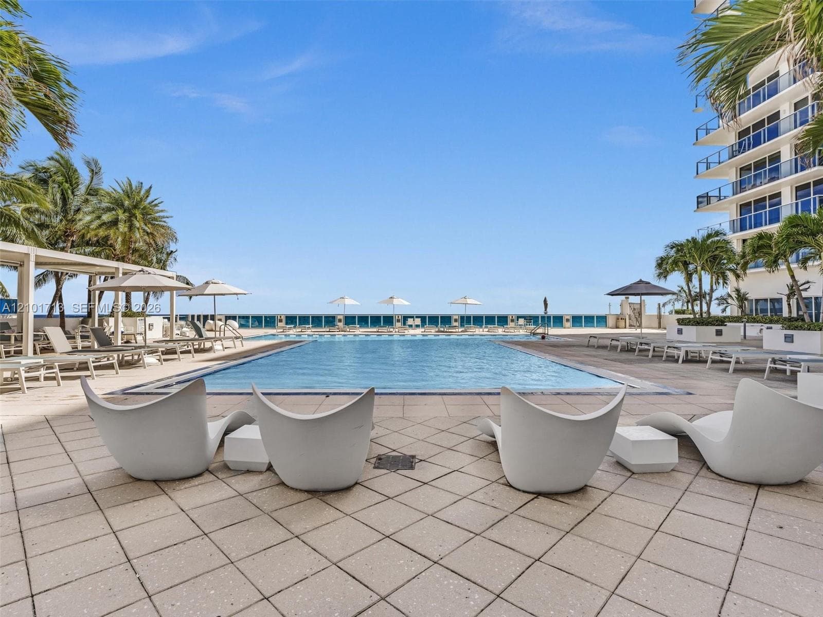 2751 S Ocean Dr # 806S, Hollywood FL 33019