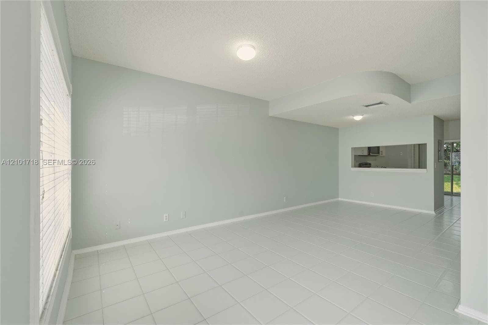 16679 Hemingway Dr, Weston FL 33326