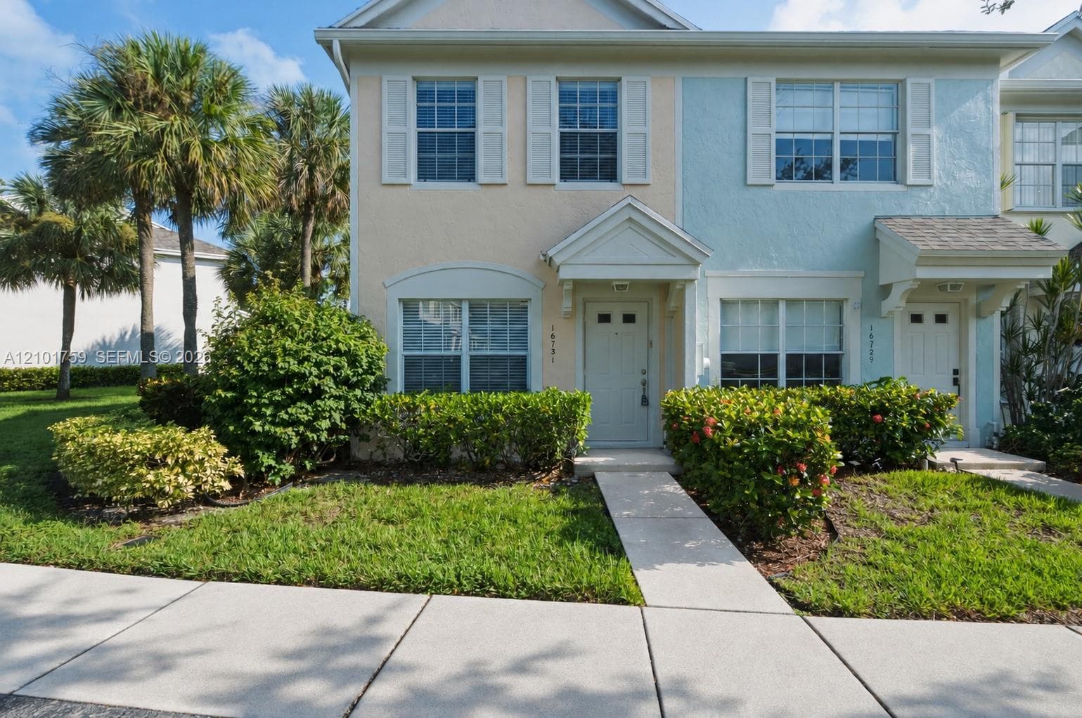 16731 Hemingway Dr, Weston FL 33326