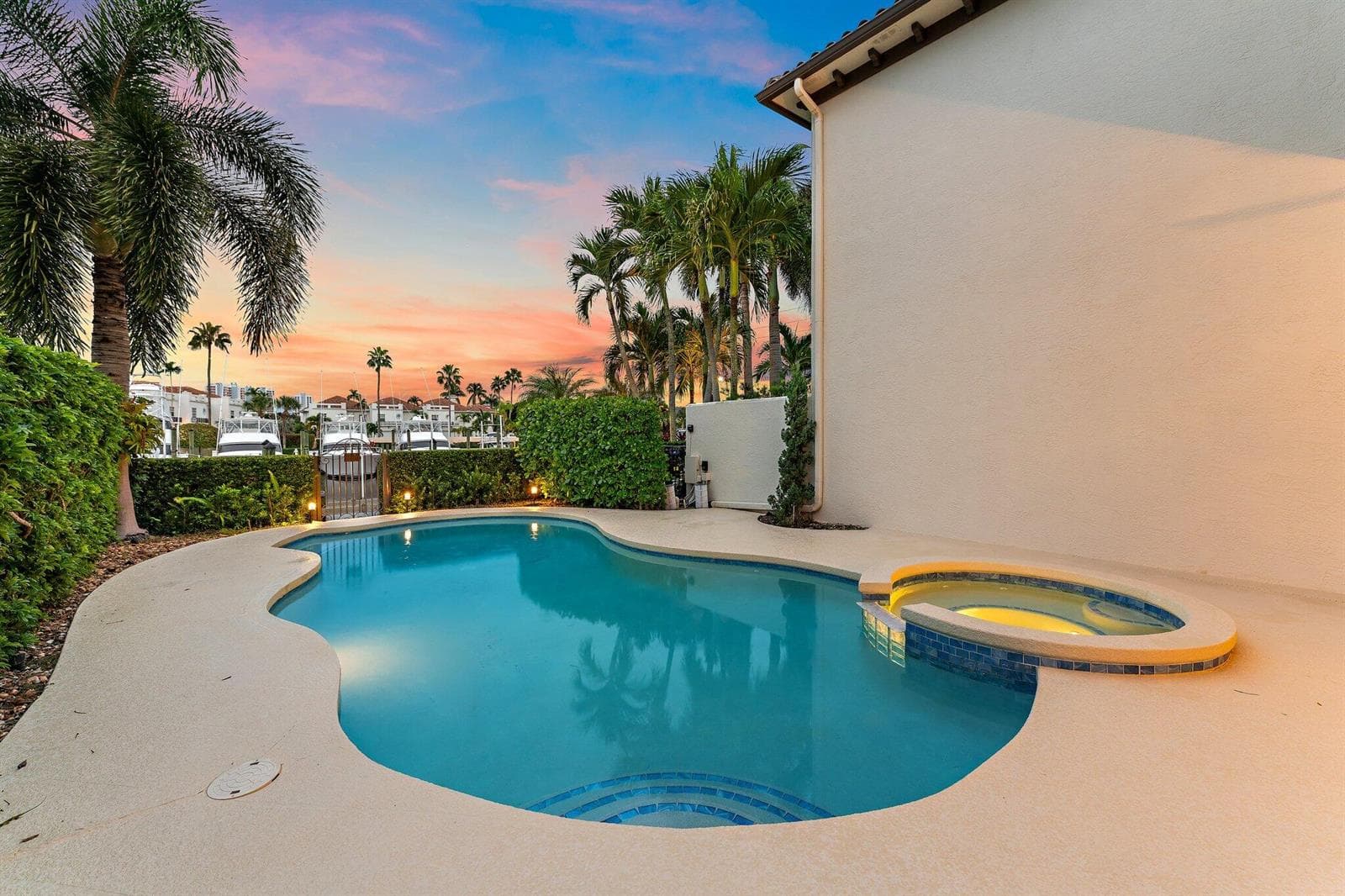 1412 HARBOUR POINT Drive, North Palm Beach FL 33410