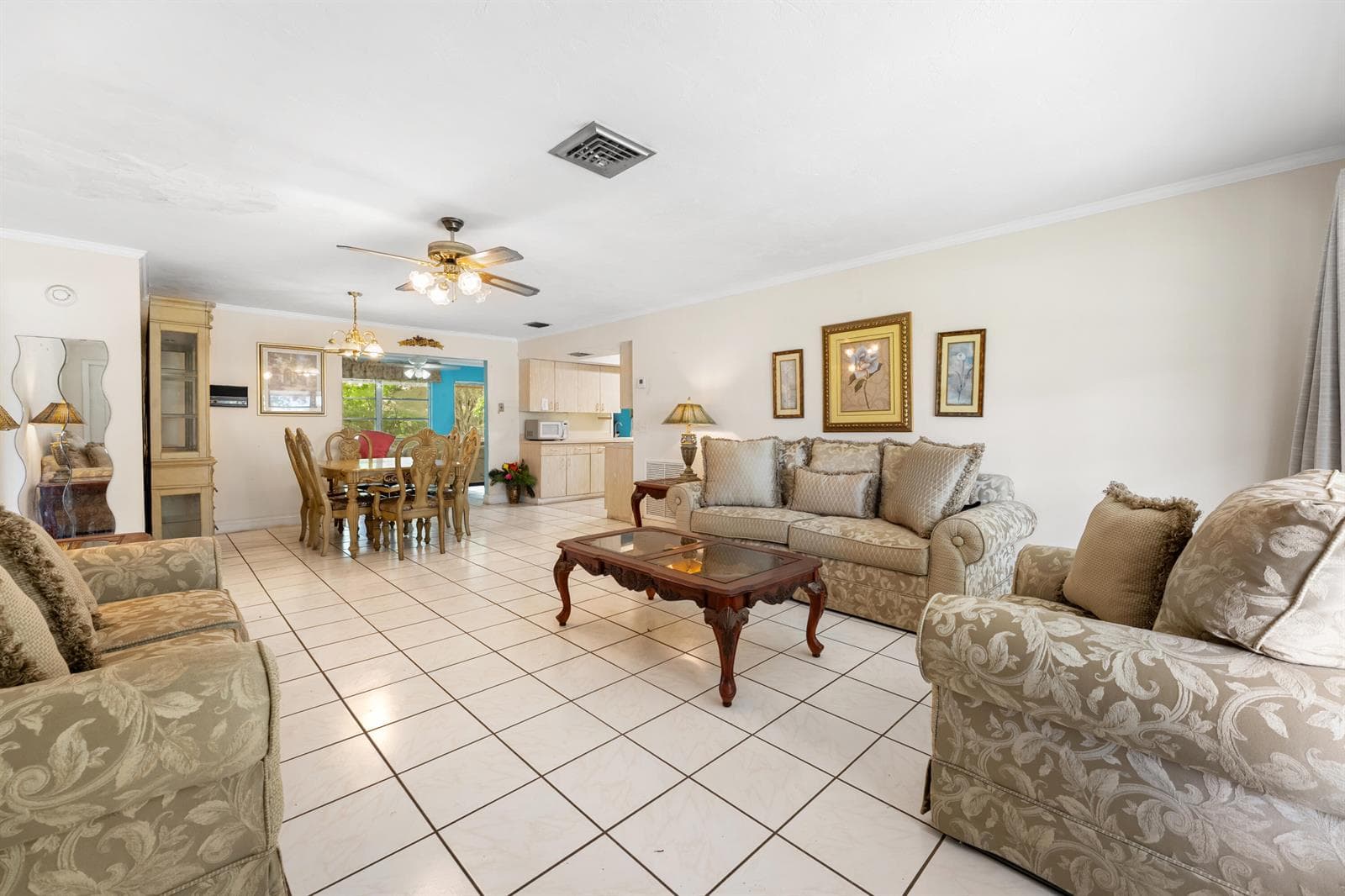138 Sandpiper Avenue, Royal Palm Beach FL 33411