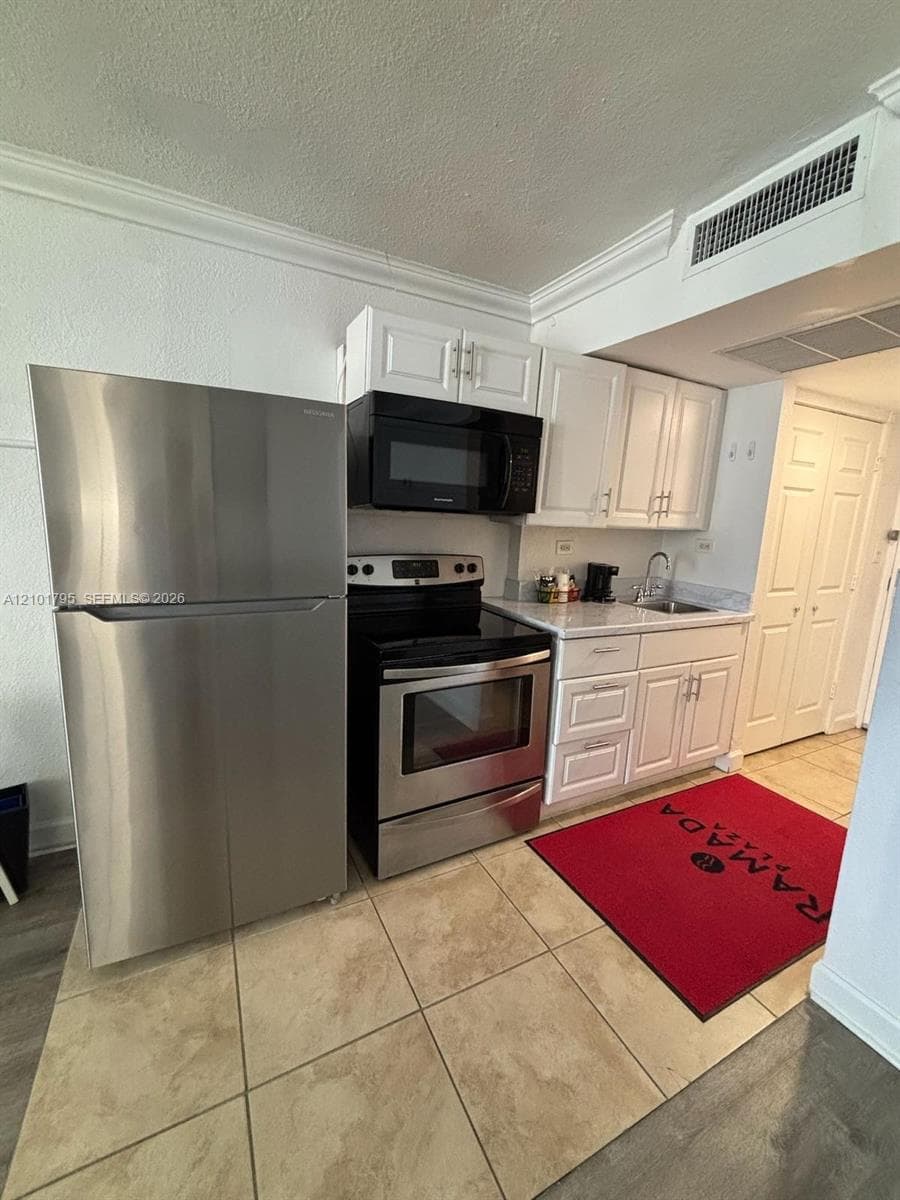 19201 Collins Ave # 747, Sunny Isles Beach FL 33160
