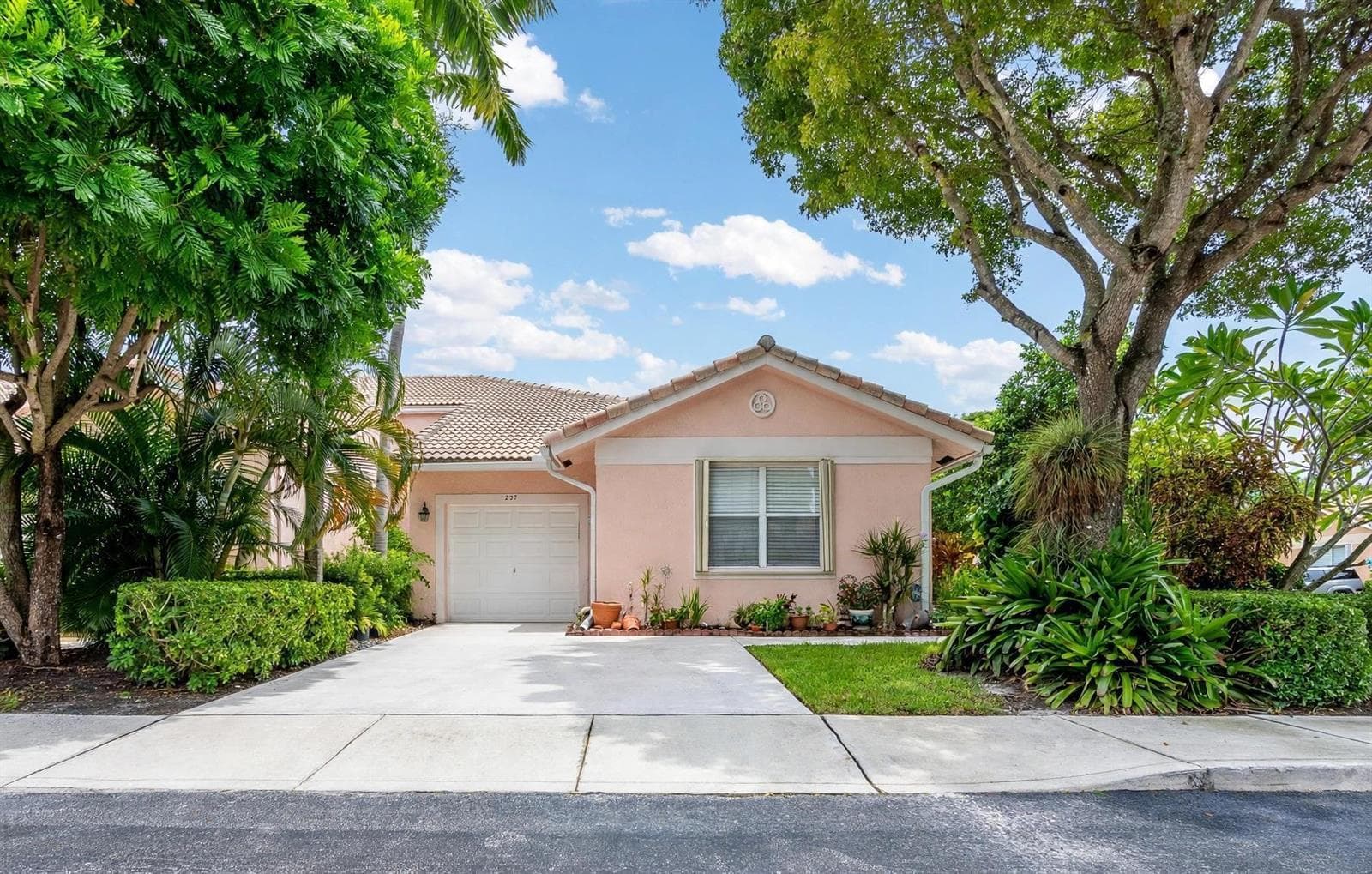 237 CORAL TRACE Court, Delray Beach FL 33445
