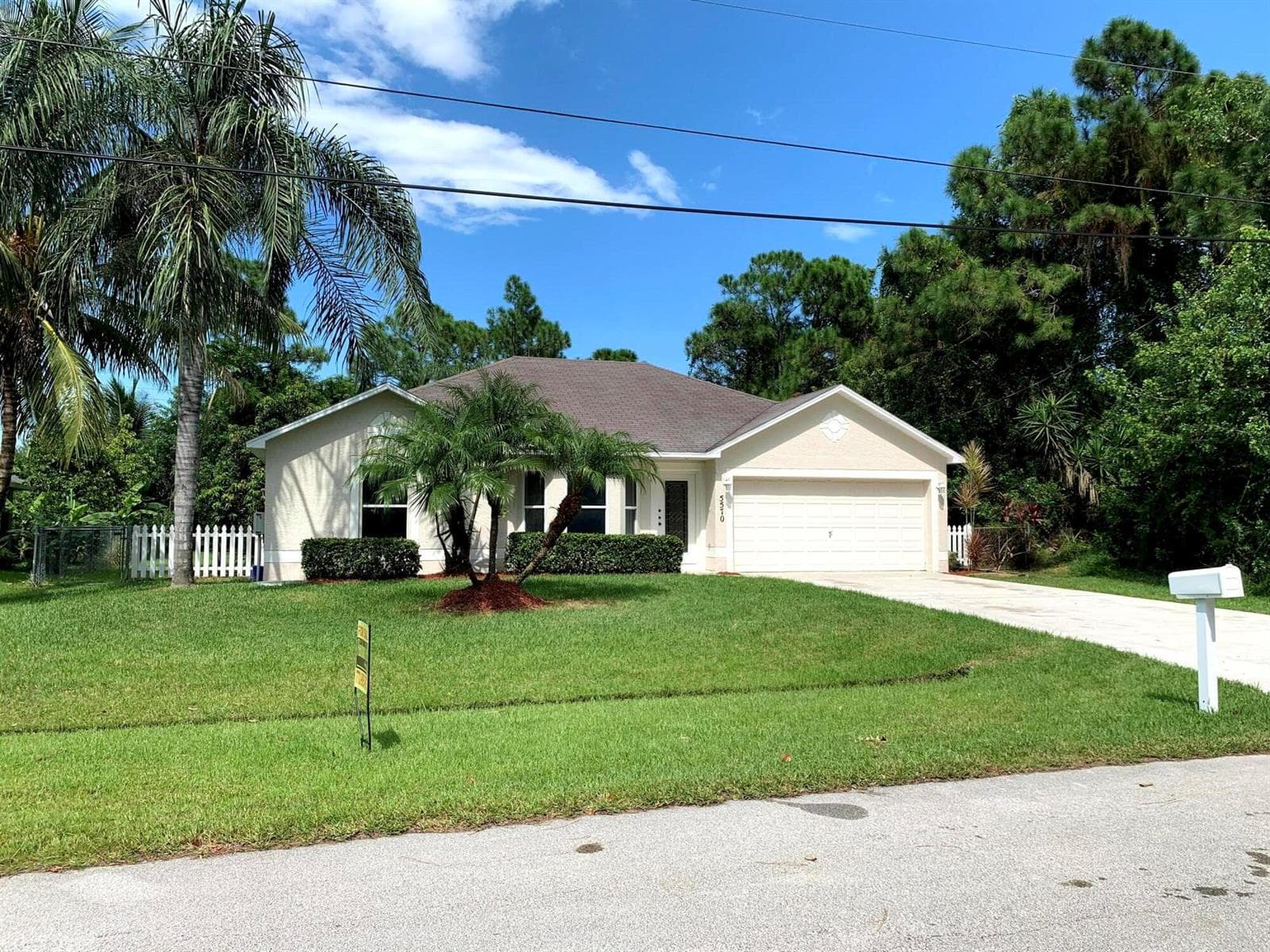 5570 NW CRUZAN Avenue, Port St. Lucie FL 34986