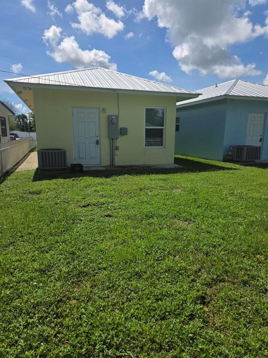 4587 Cambridge Street, FL 33463