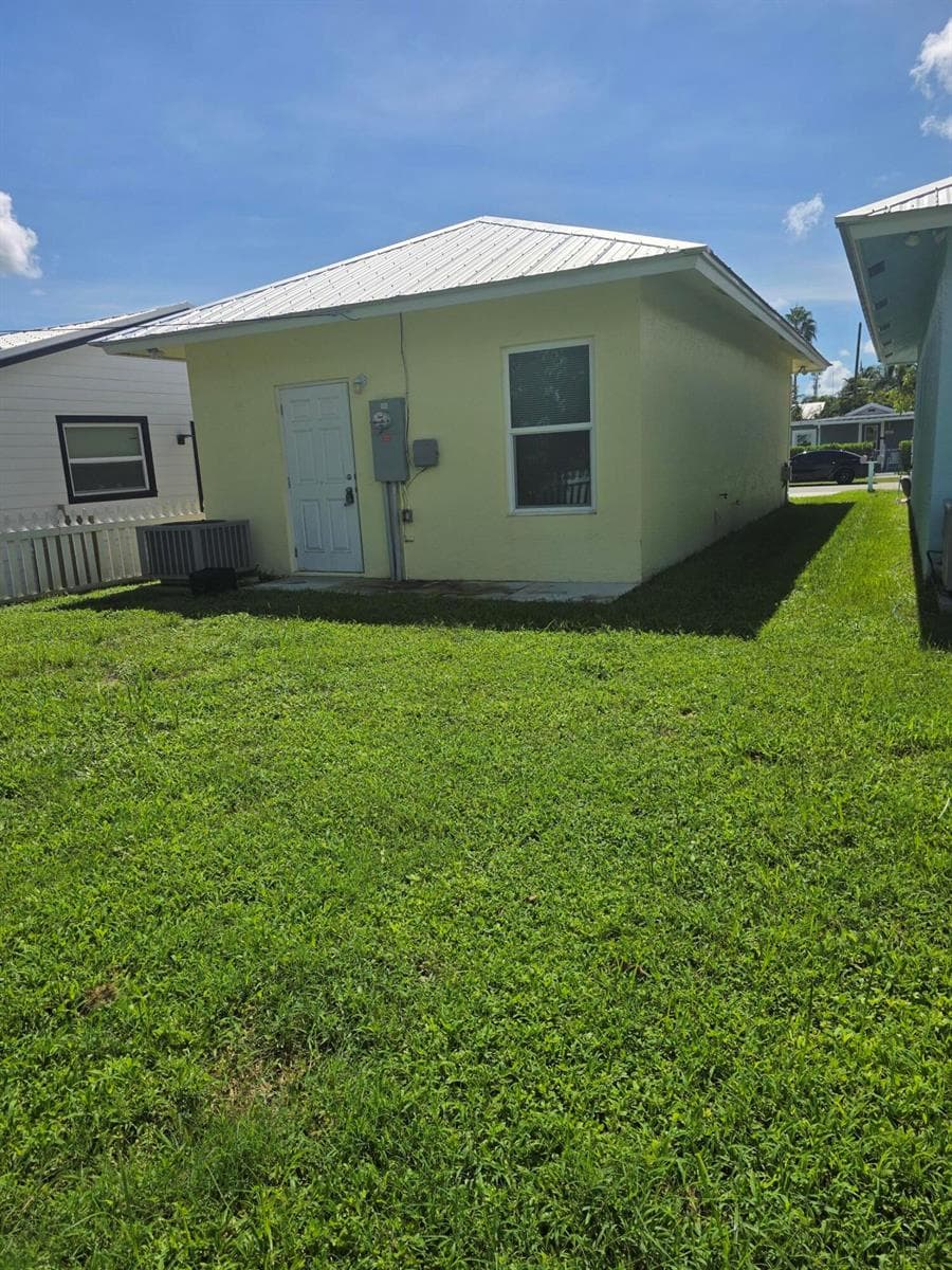 4587 Cambridge Street, FL 33463
