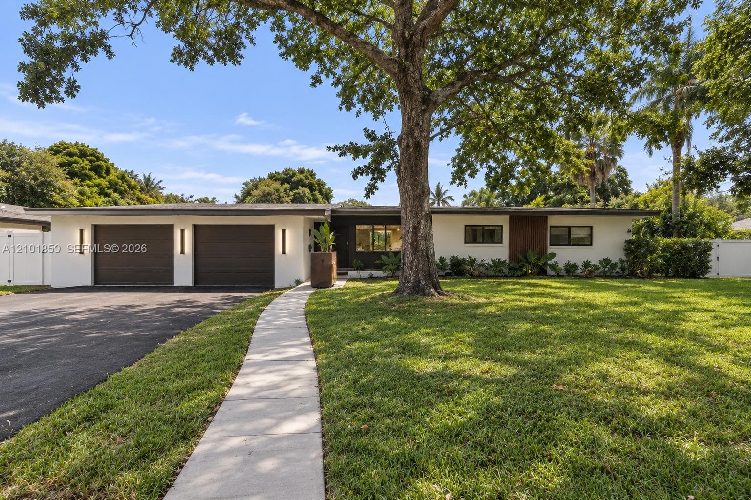 724 Garden Ct, Plantation FL 33317