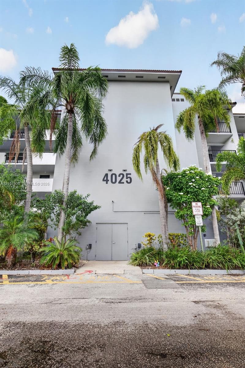 4025 N Nob Hill Rd # 107, Sunrise FL 33351