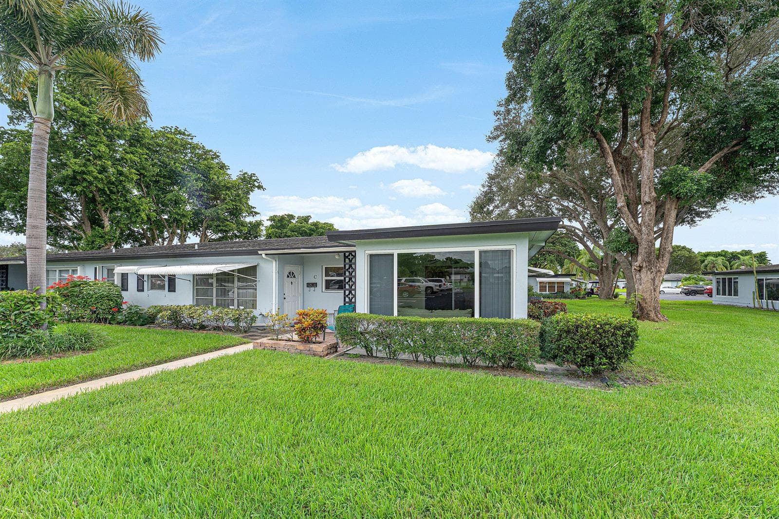 572 HIGH POINT Drive # D, Delray Beach FL 33445