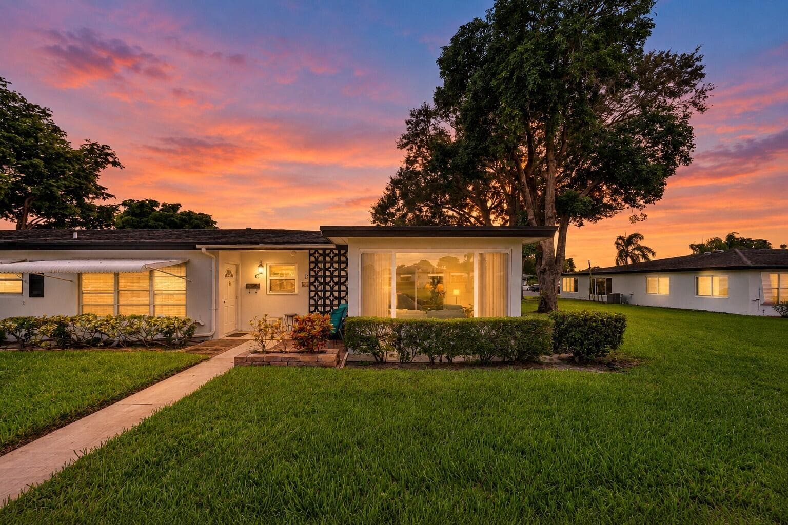 572 HIGH POINT Drive # D, Delray Beach FL 33445