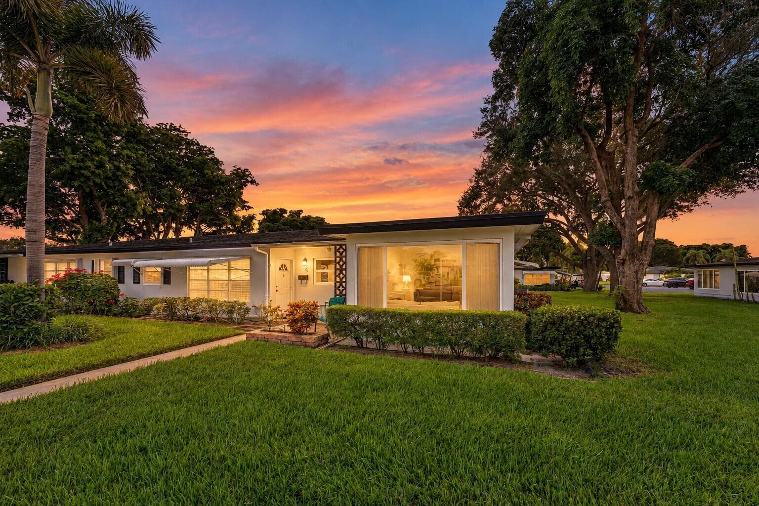 572 HIGH POINT Drive # D, Delray Beach FL 33445