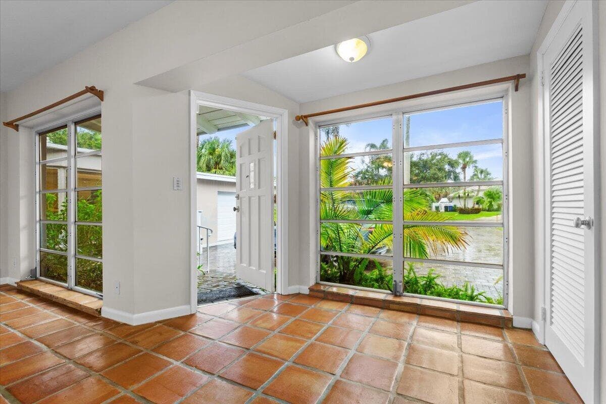 2337 SW 27TH Avenue, Fort Lauderdale FL 33312