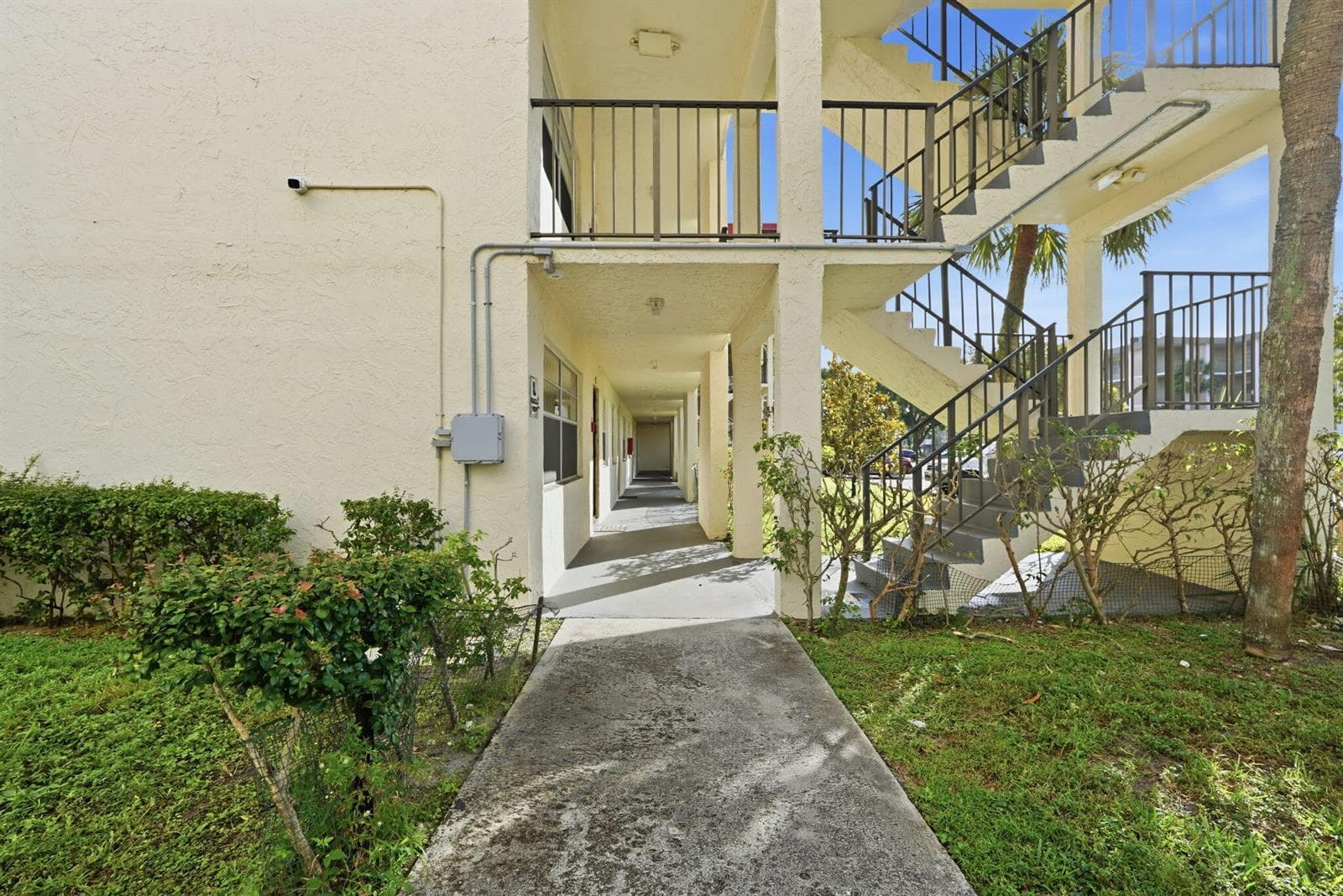 3000 NW 48th Terrace # 130, Lauderdale Lakes FL 33313