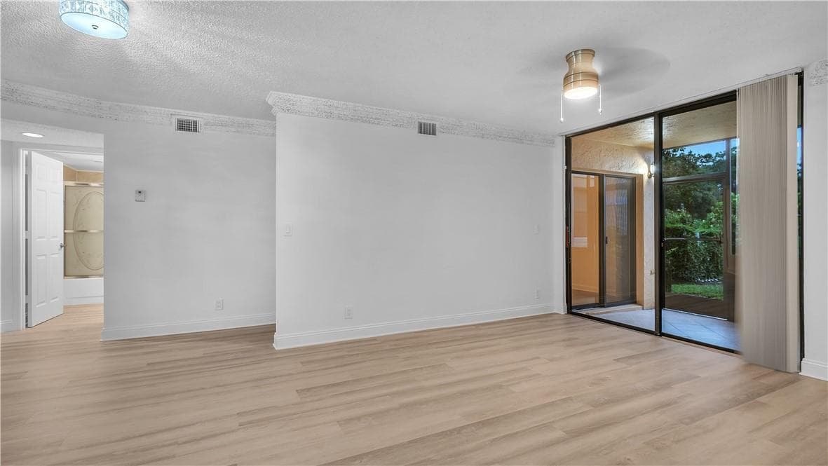 5681 RIVERSIDE Drive, Coral Springs FL 33067