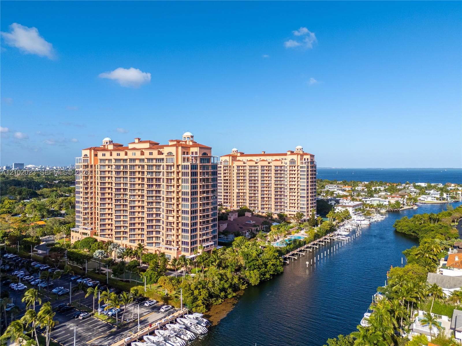 60 Edgewater Dr # 14E, Coral Gables FL 33133