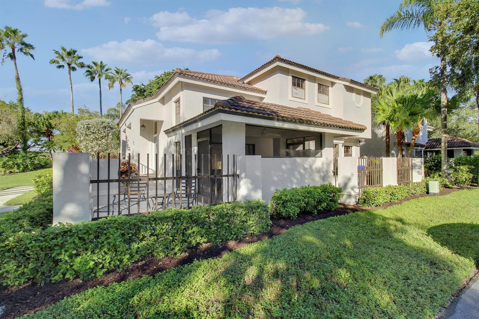587 Prestwick Circle # 2, Palm Beach Gardens FL 33418