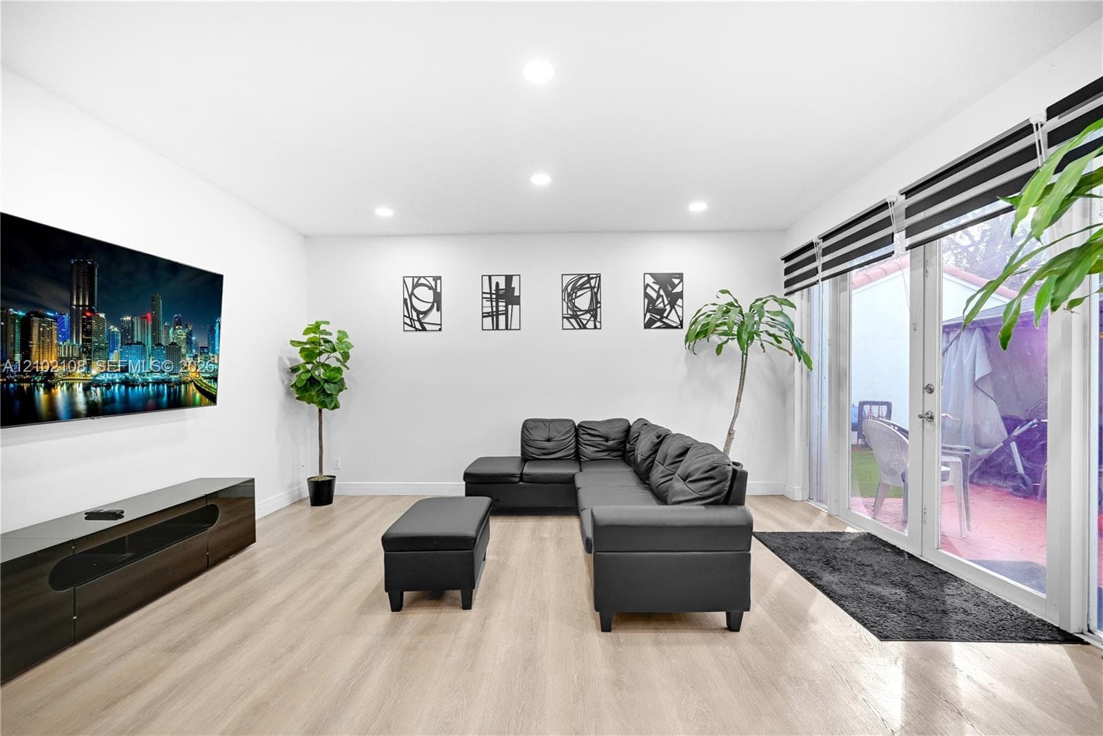 17982 SW 11th St, Pembroke Pines FL 33029