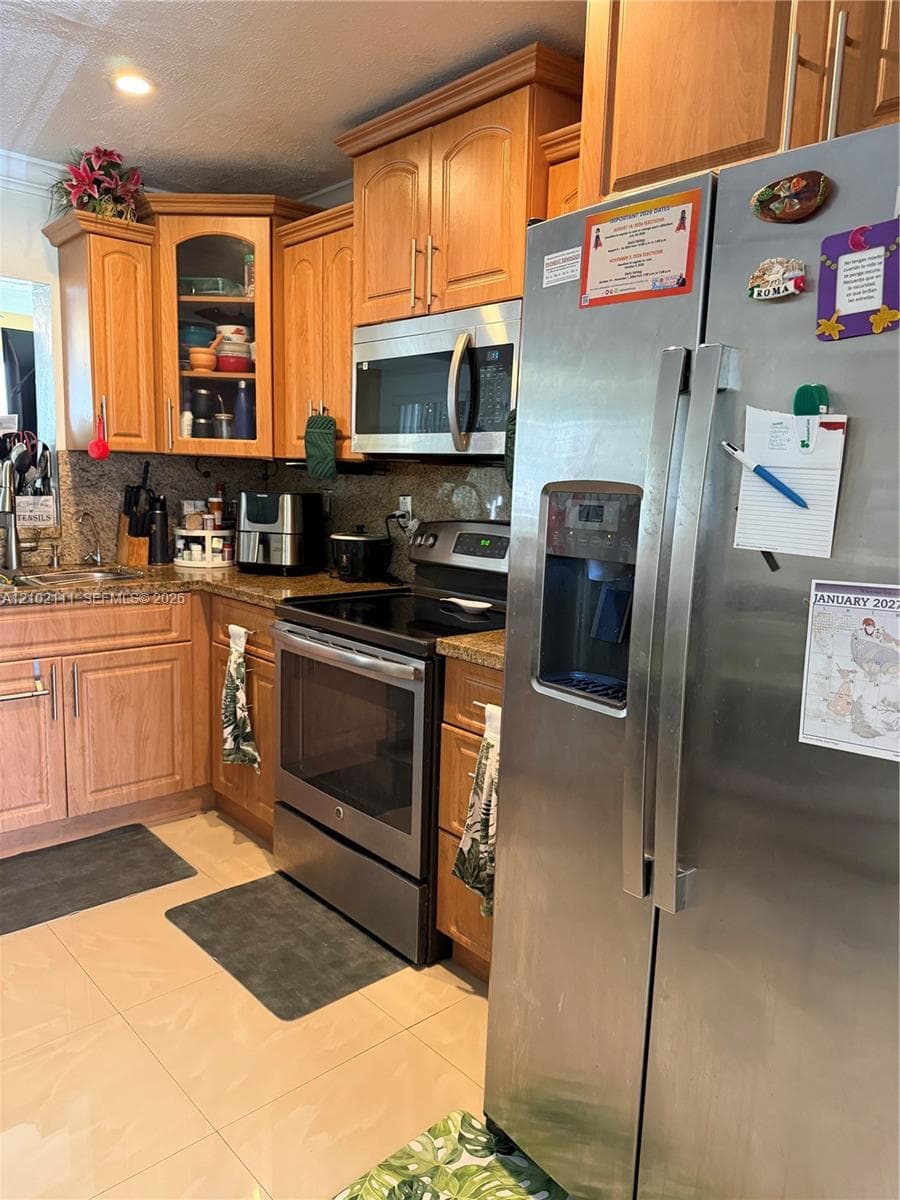 4919 NW 52nd St, Tamarac FL 33319