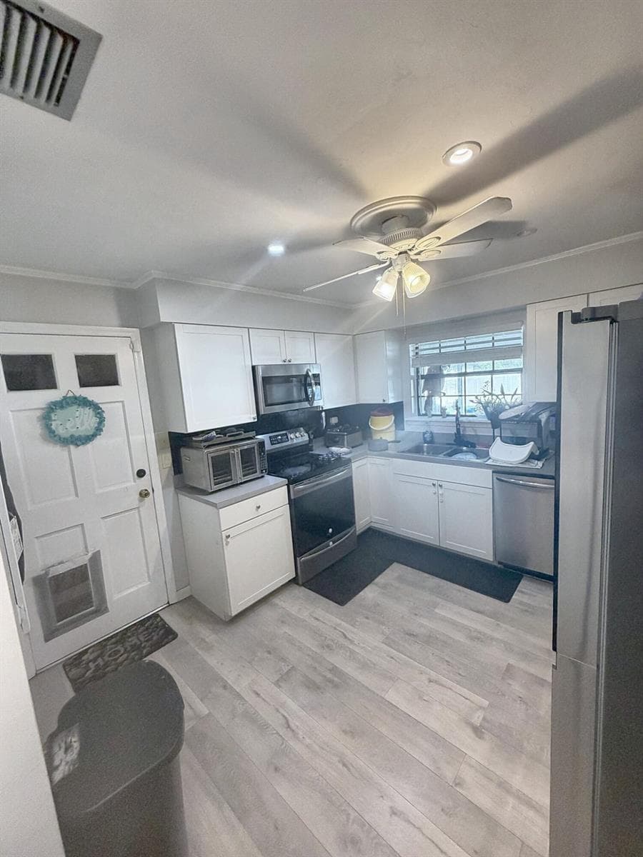 1521 SE AIROSO Boulevard, Port St. Lucie FL 34983