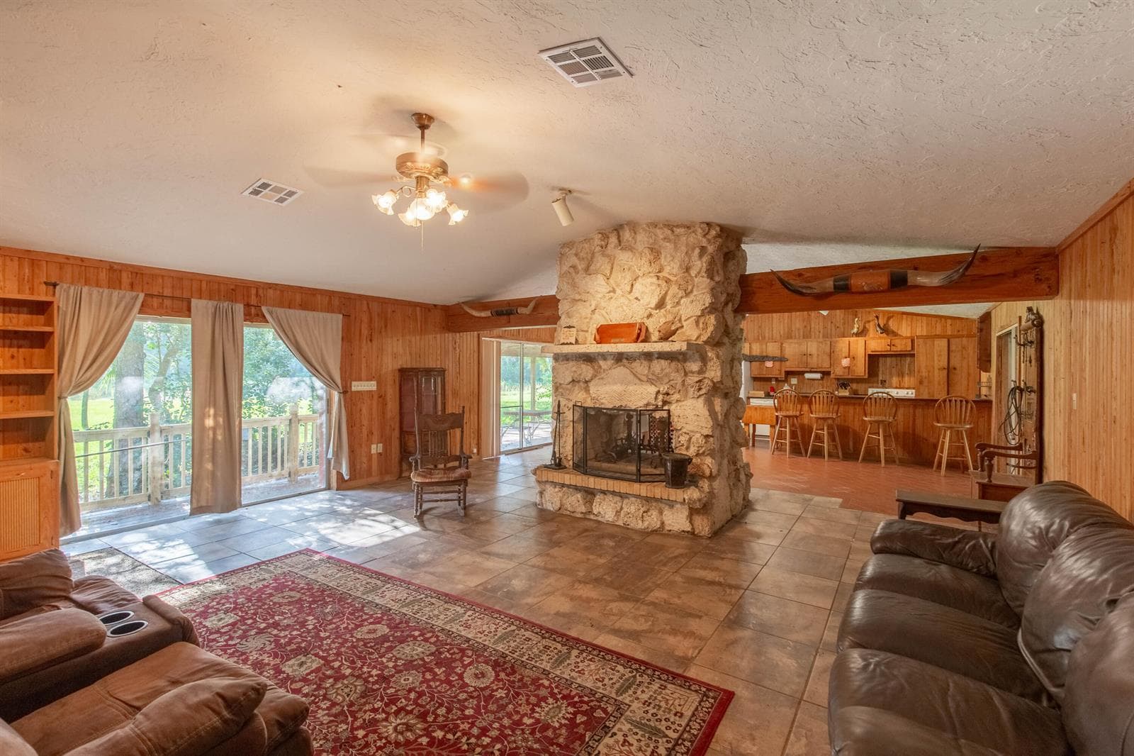 2833 F Road, FL 33470