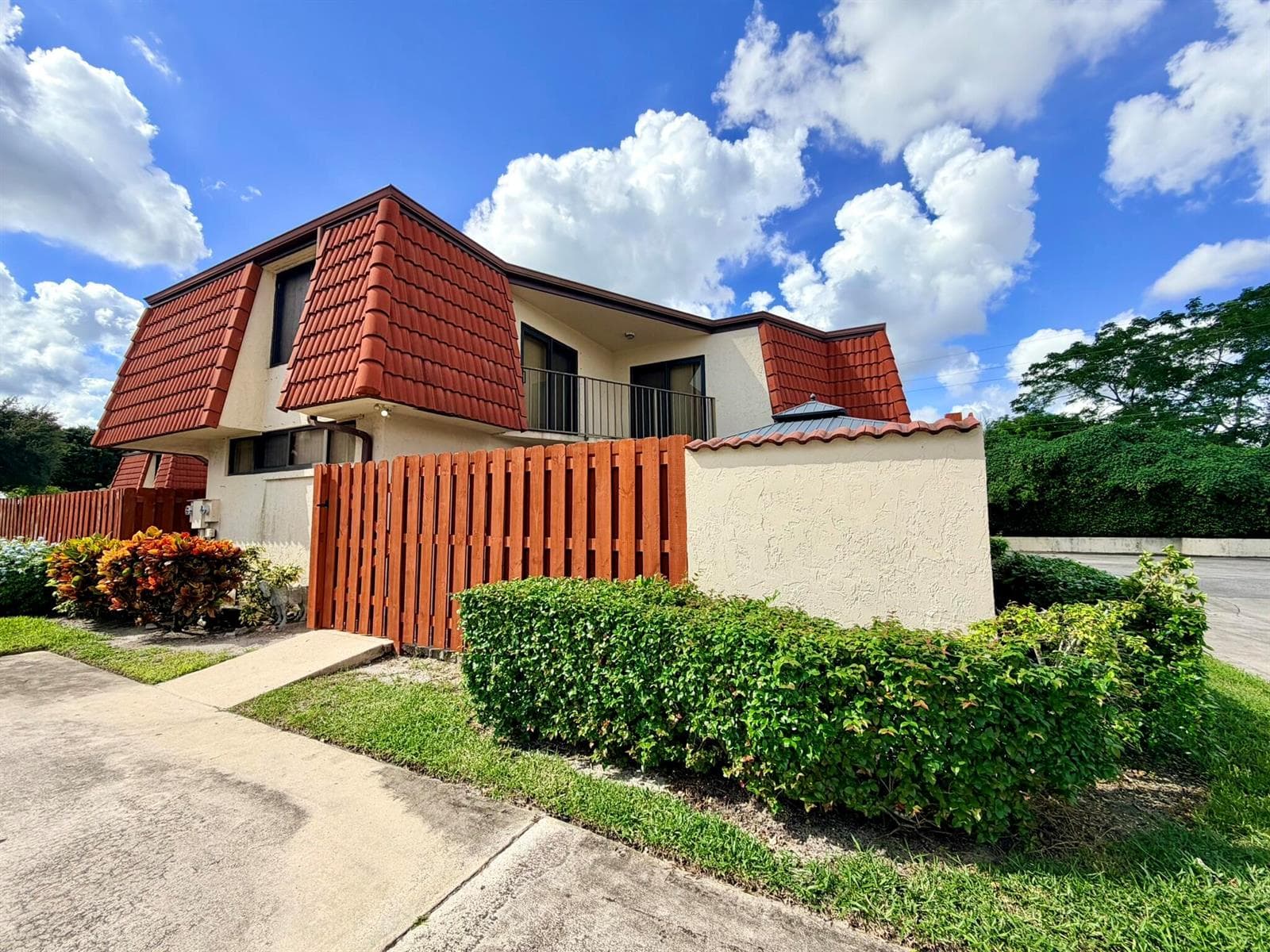 3870 VICTORIA Drive, West Palm Beach FL 33406