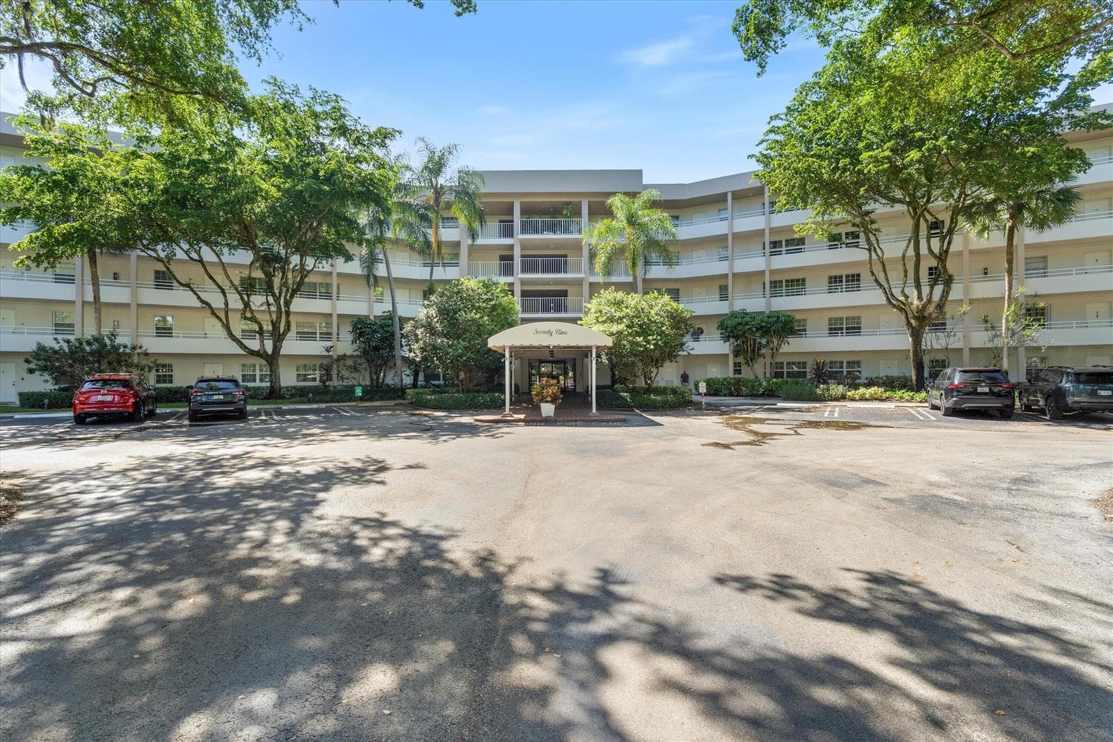 3980 Oaks Clubhouse Drive # 411, Pompano Beach FL 33069