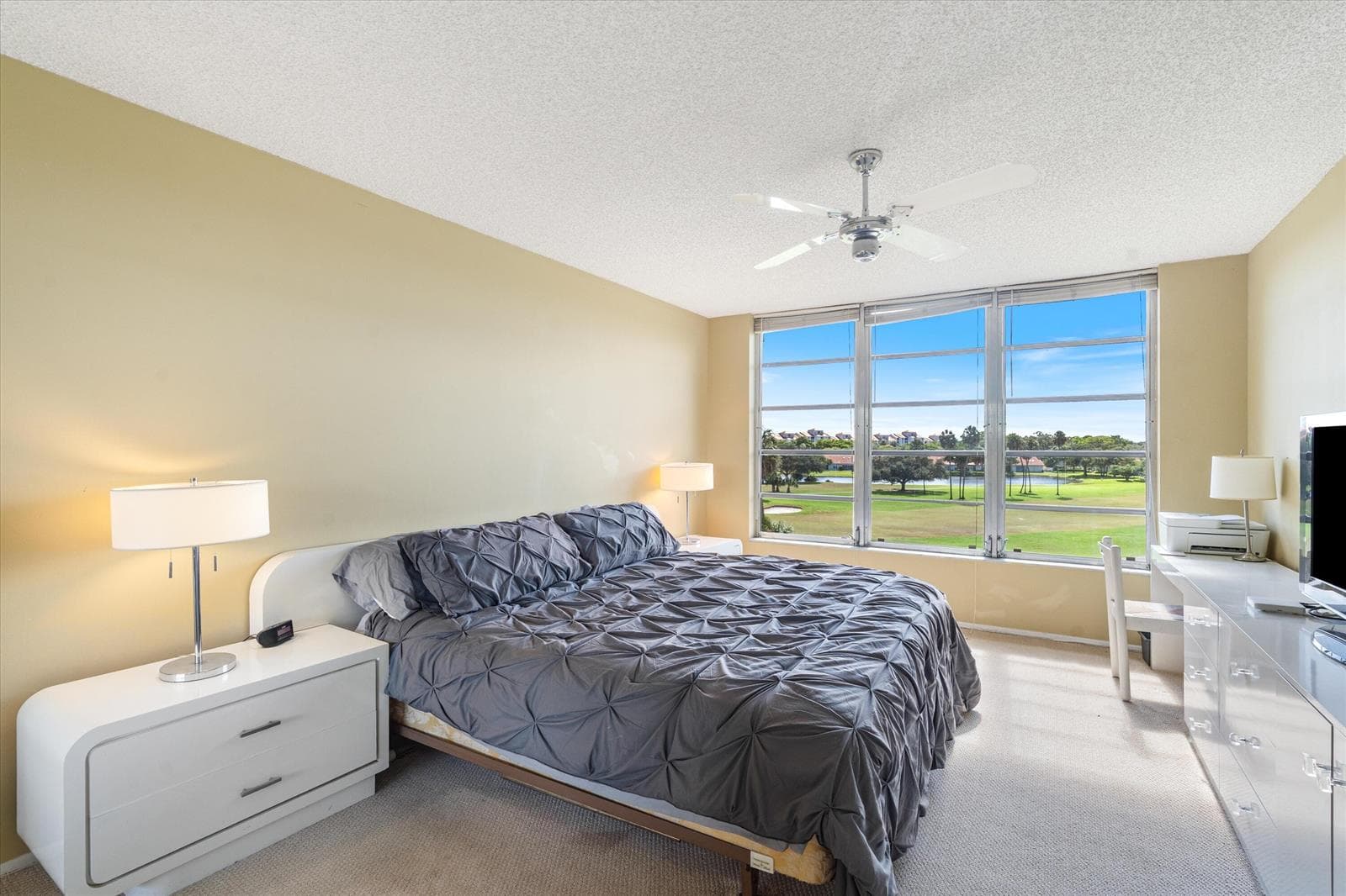 3980 Oaks Clubhouse Drive # 411, Pompano Beach FL 33069