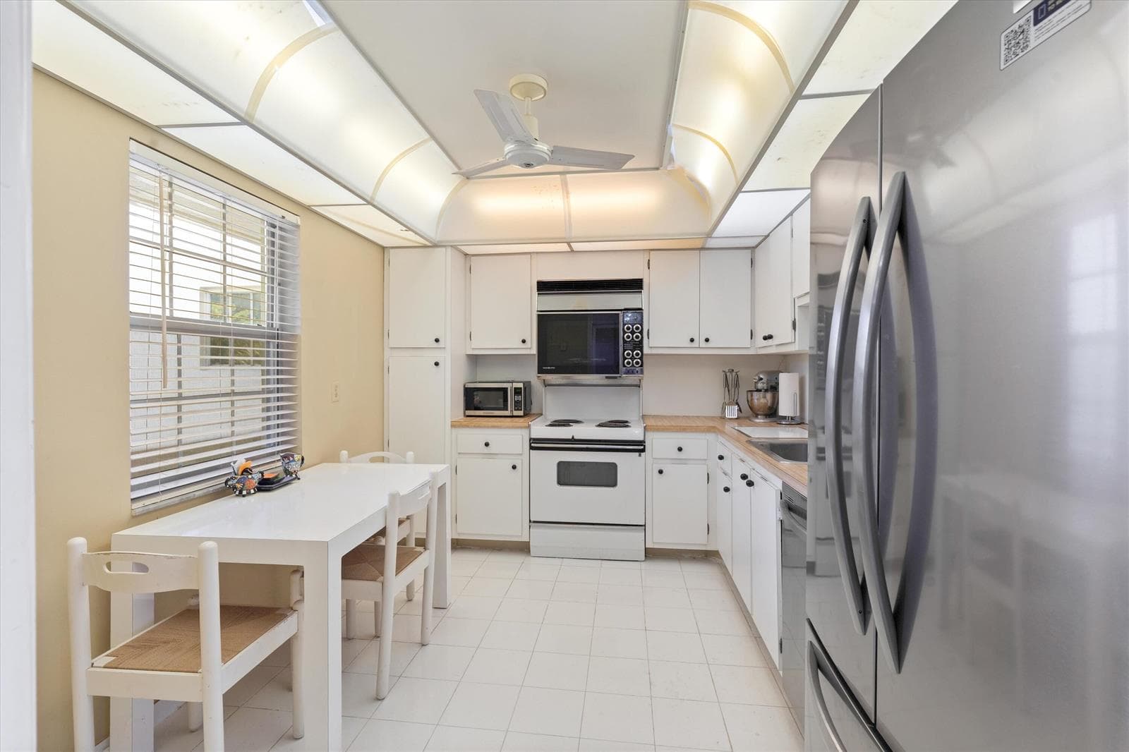 3980 Oaks Clubhouse Drive # 411, Pompano Beach FL 33069