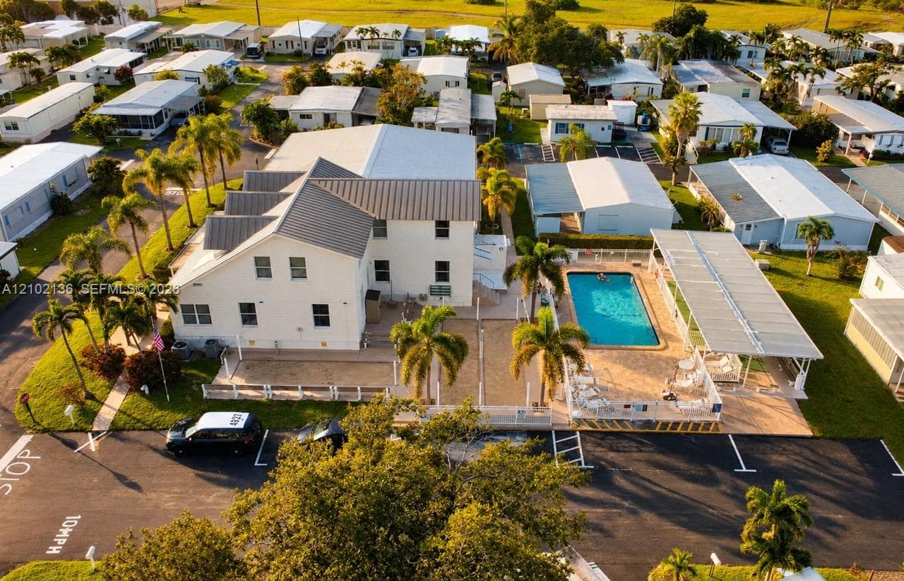 121 Eleuthera Dr, Dania Beach FL 33004