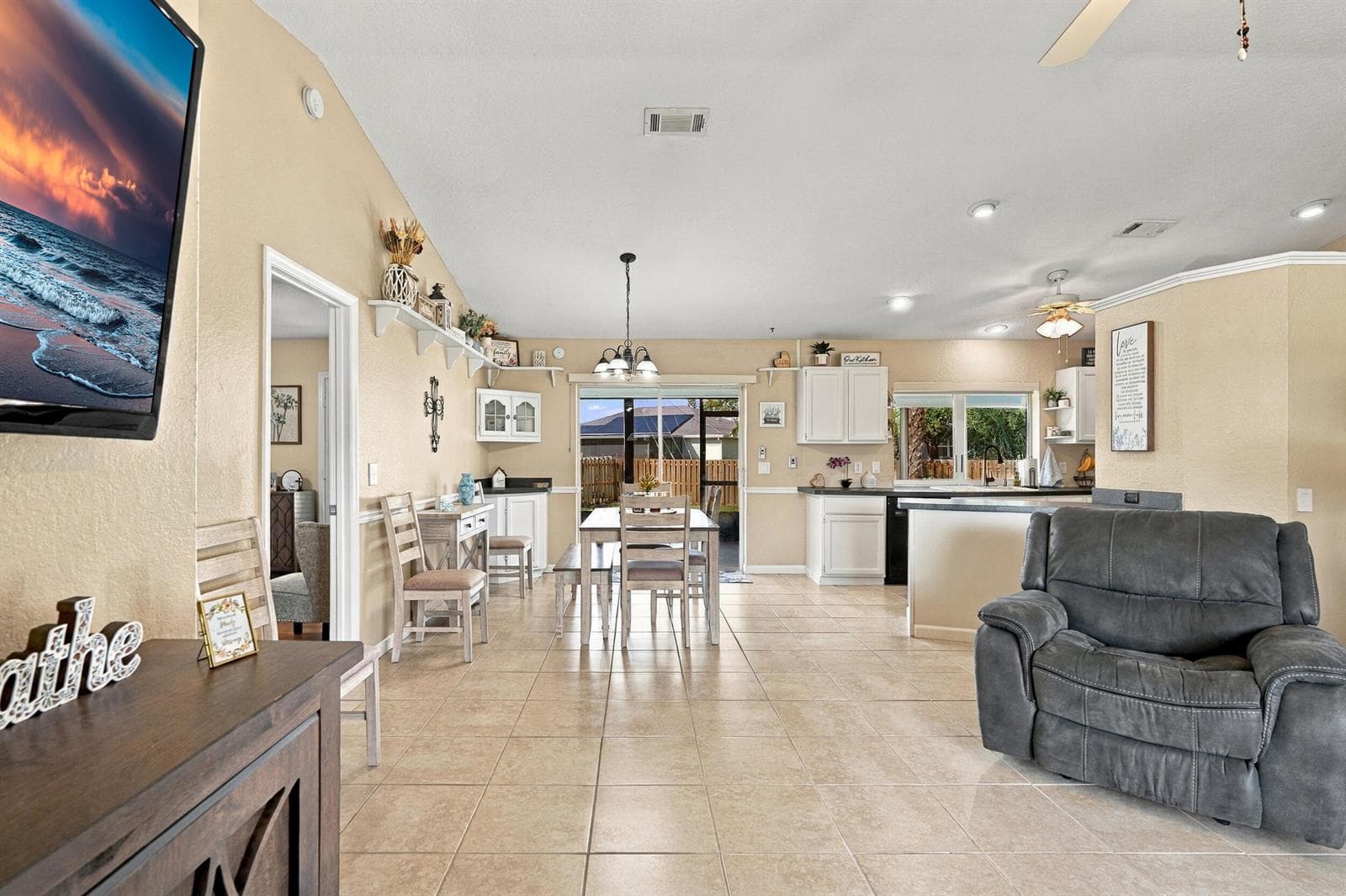 590 NW HAVEN Street, Port St. Lucie FL 34983