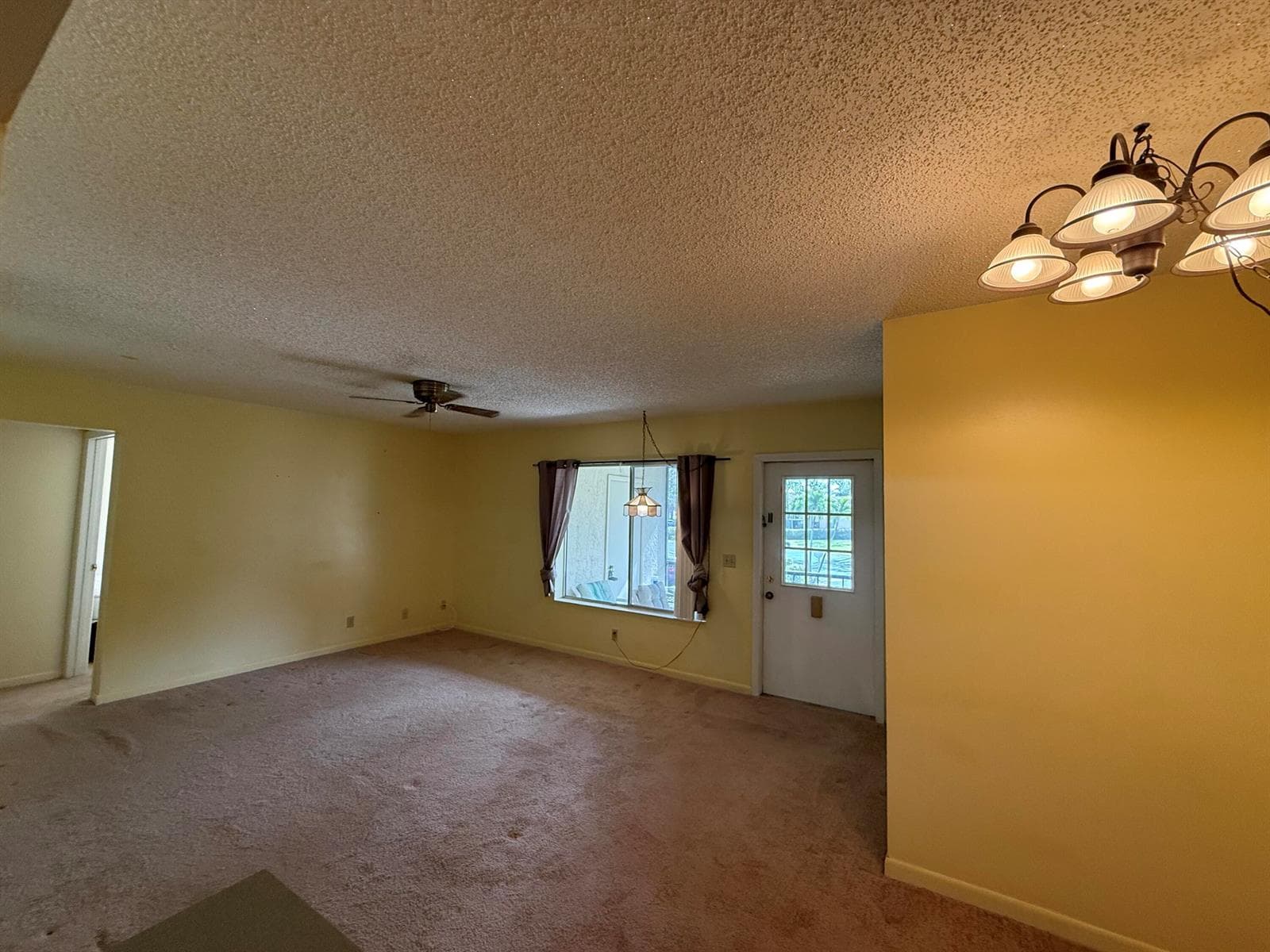 131 Lake Pine Circle # D2, FL 33463