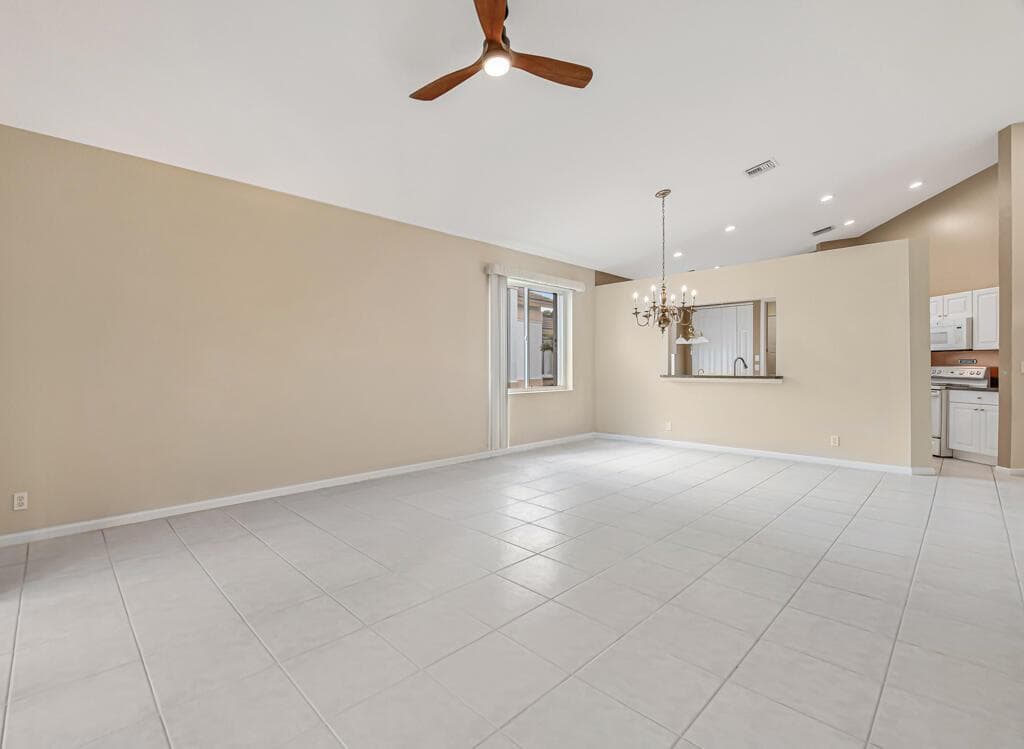 8067 BELLAFIORE Way, Boynton Beach FL 33472