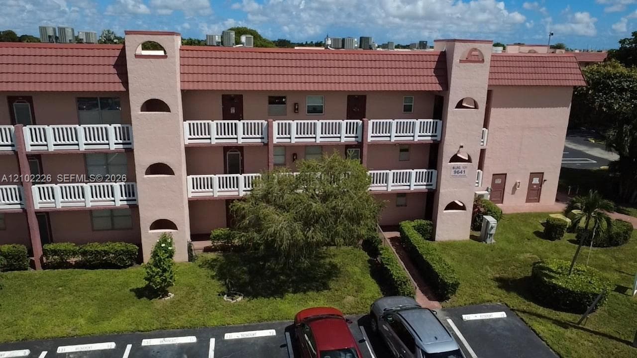 9641 Sunrise Lakes Blvd # 203, Sunrise FL 33322