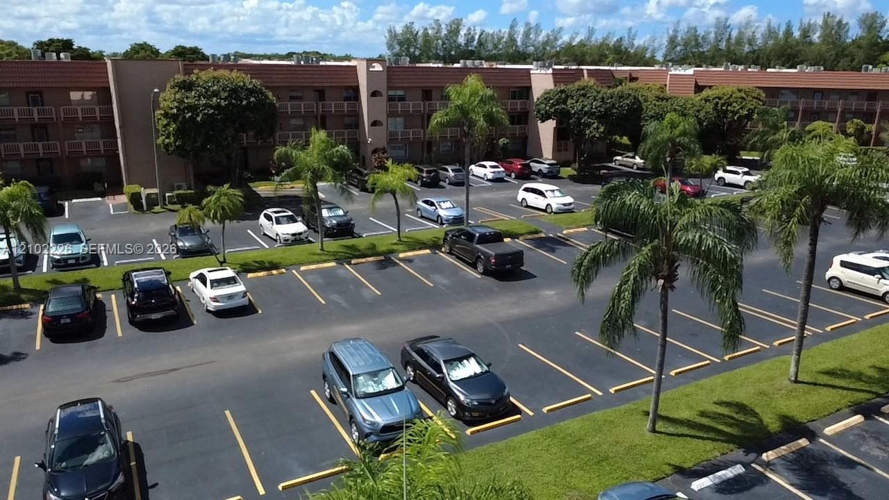 9641 Sunrise Lakes Blvd # 203, Sunrise FL 33322