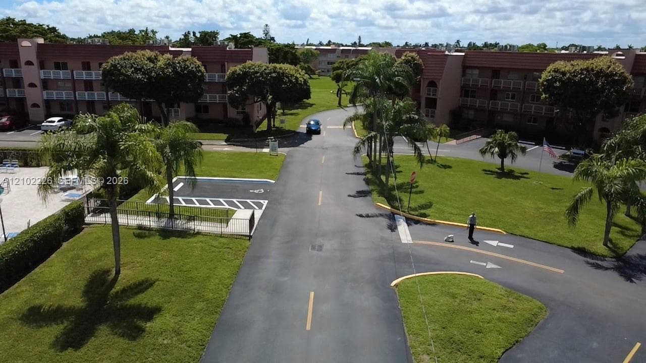 9641 Sunrise Lakes Blvd # 203, Sunrise FL 33322
