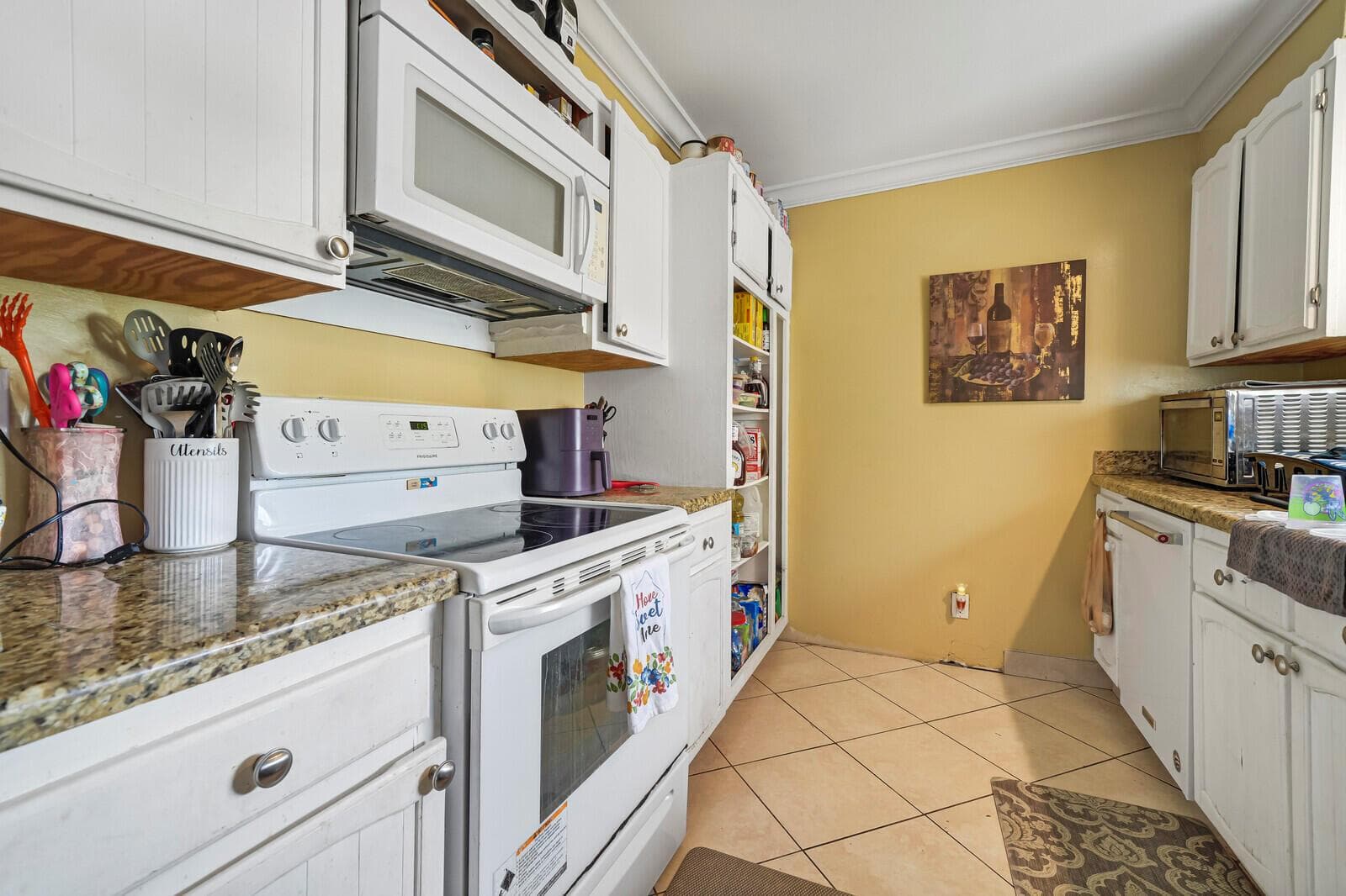710 NE 7th Street # 207, Boynton Beach FL 33435