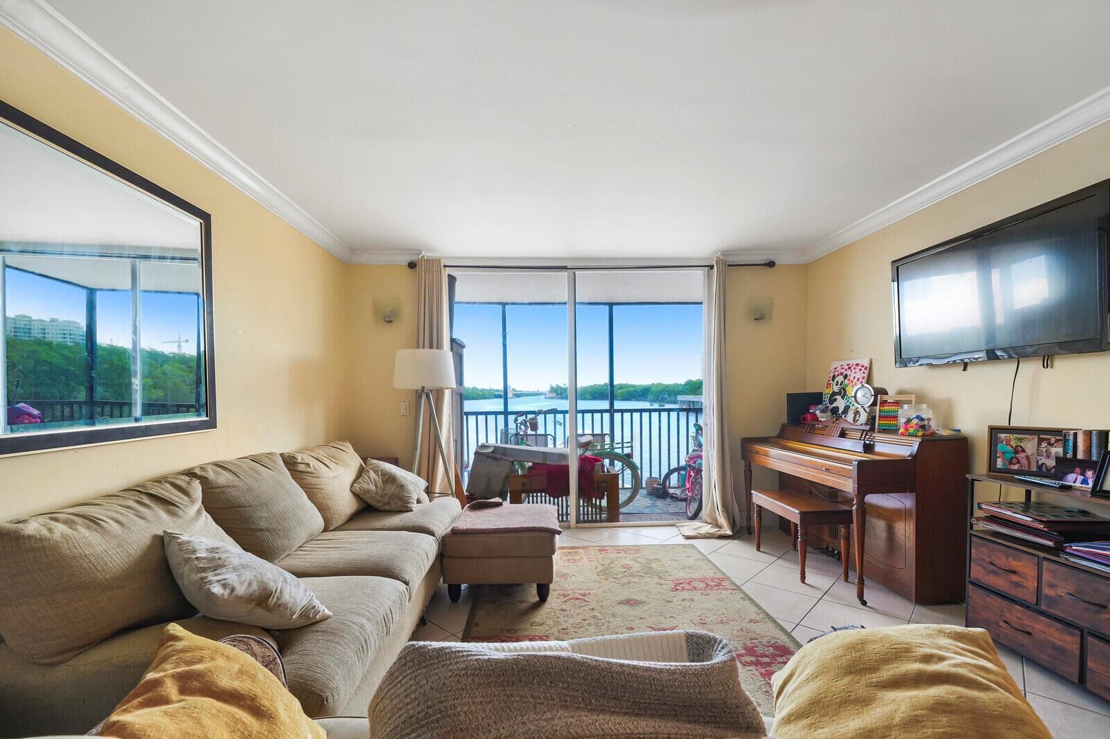 710 NE 7th Street # 207, Boynton Beach FL 33435