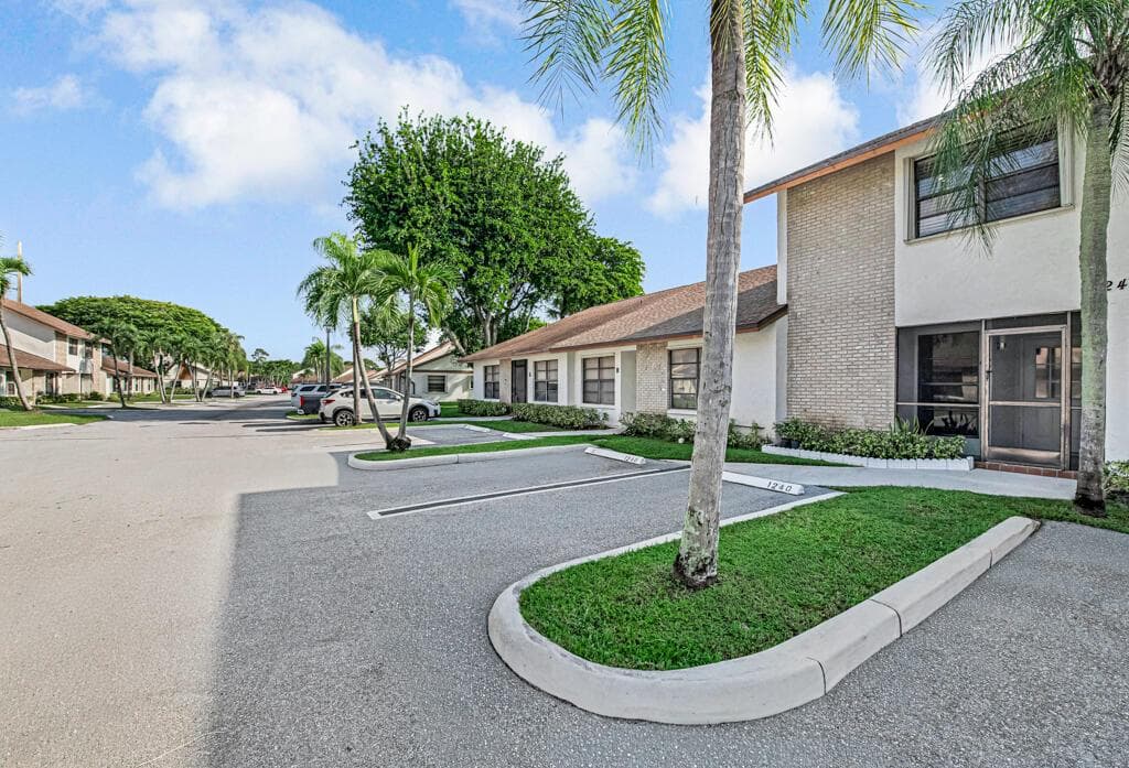 1240 PARKSIDE GREEN Drive # C, FL 33415