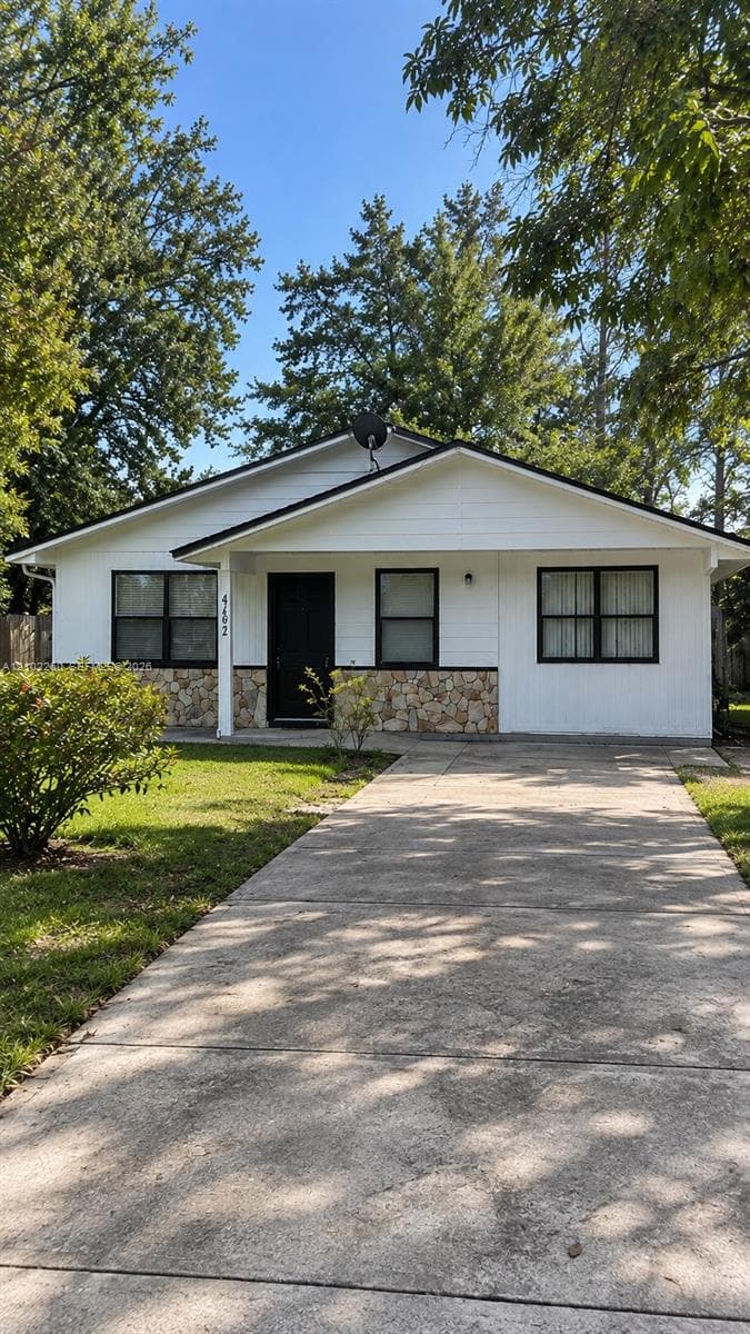 462 SALLY ST, Other City - In The State Of Florida FL 32043