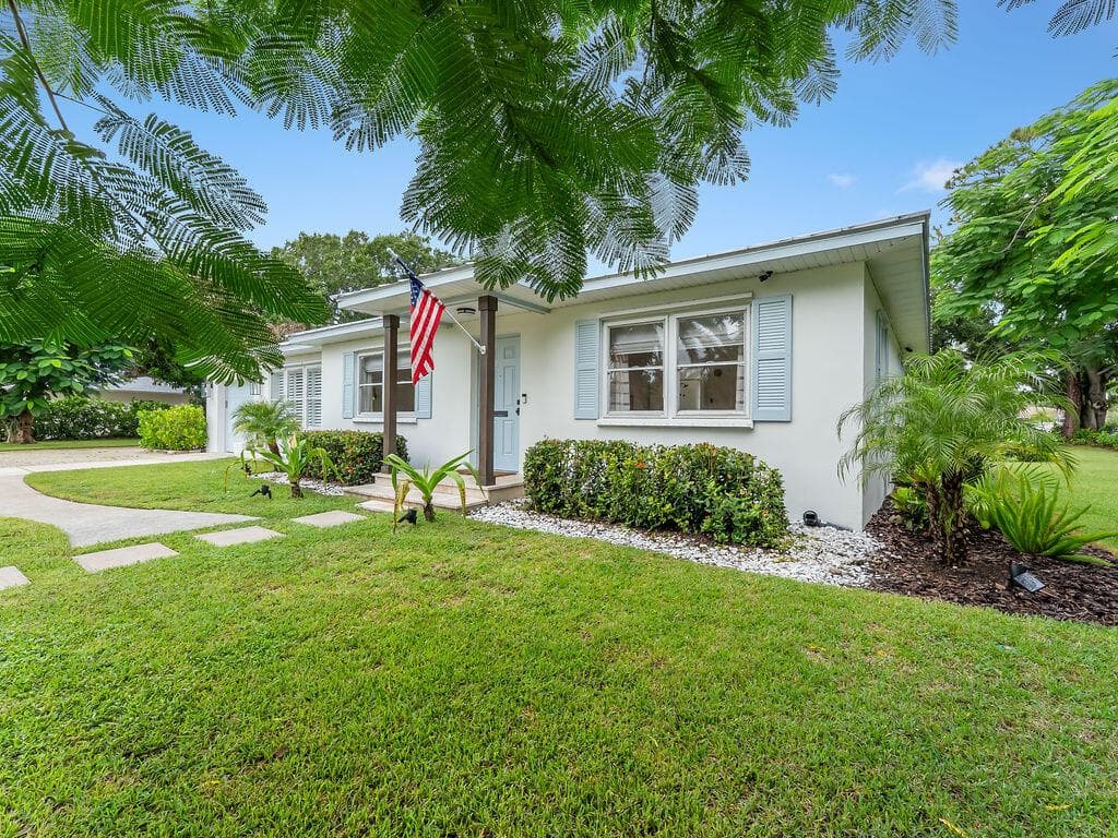 2041 Buena Vista Boulevard, Vero Beach FL 32960