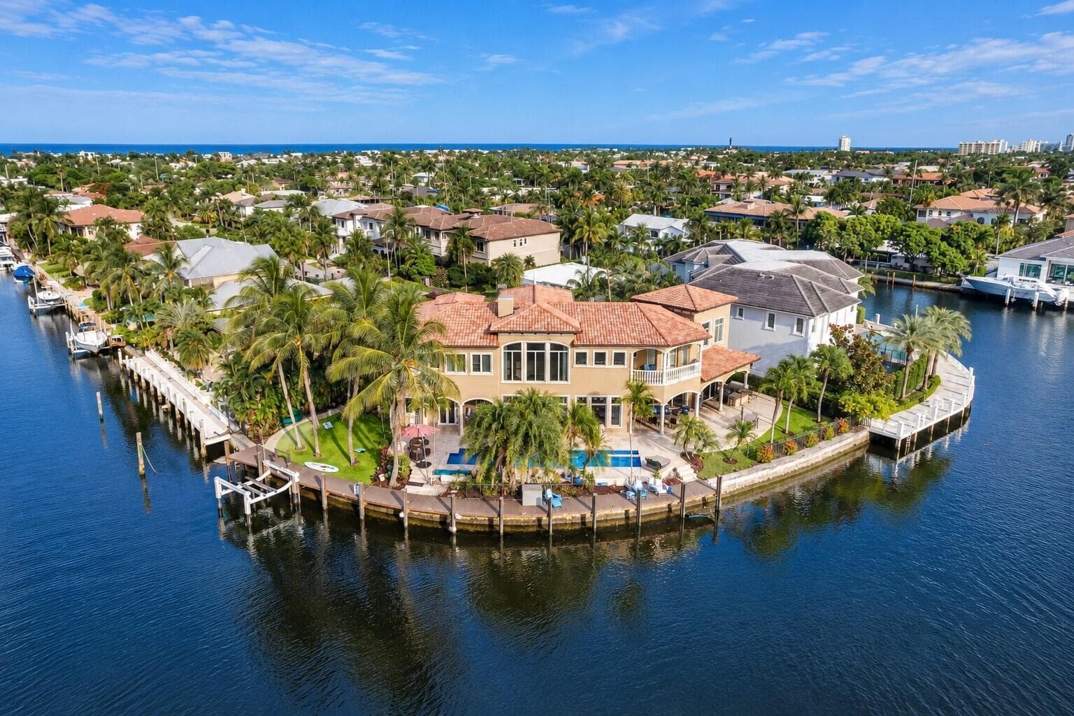 2311 NE 35TH Street, Lighthouse Point FL 33064