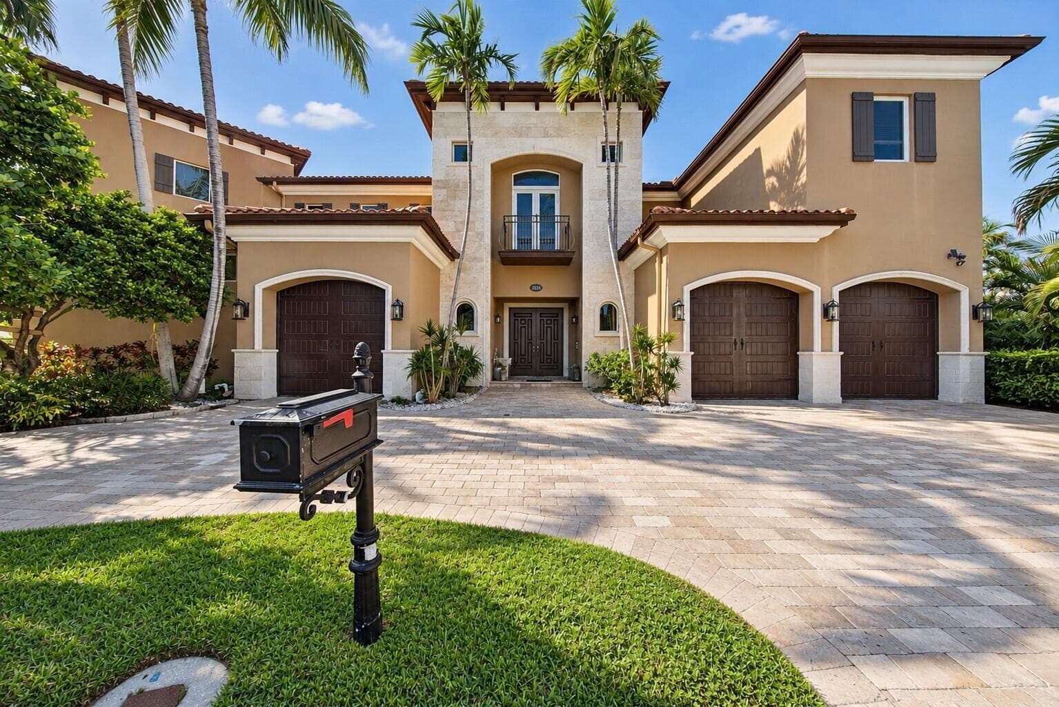 2311 NE 35TH Street, Lighthouse Point FL 33064