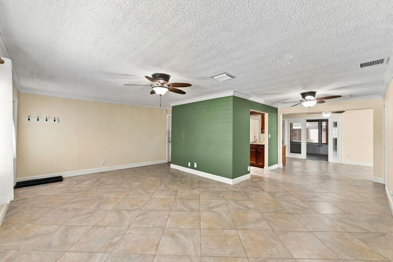 1707 SW 18th Street, Boynton Beach FL 33426