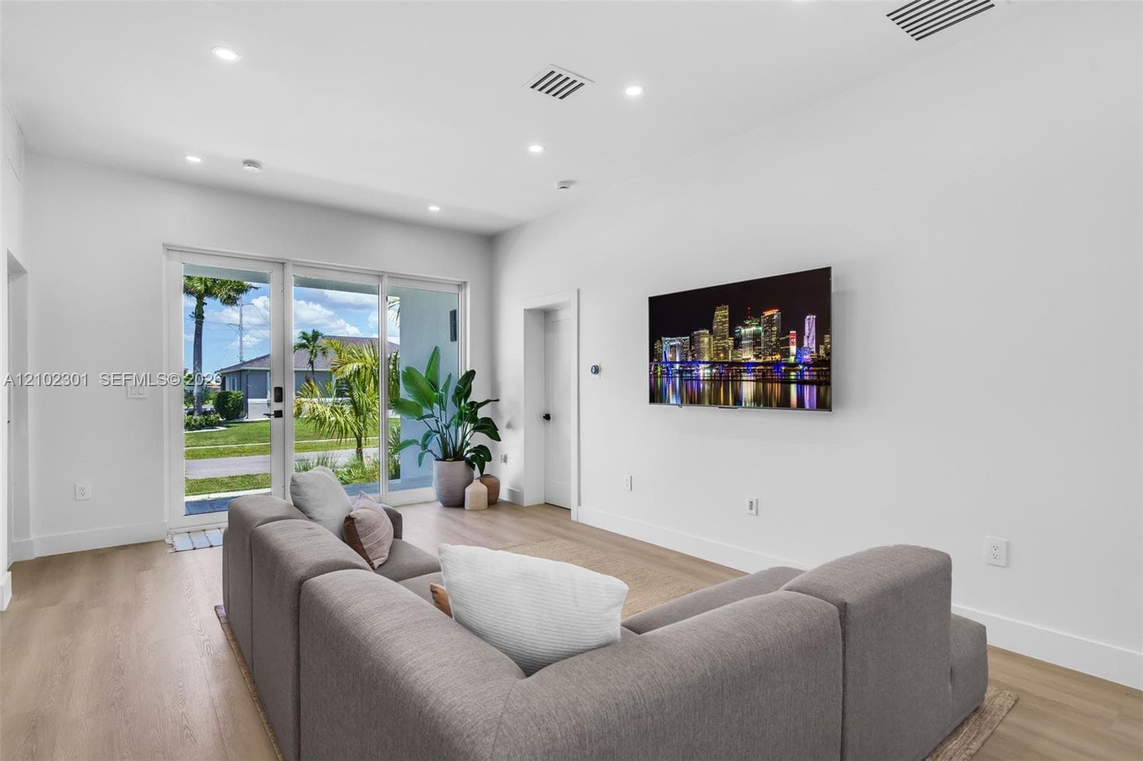 824 ROSE CT, Other City - In The State Of Florida FL 34145