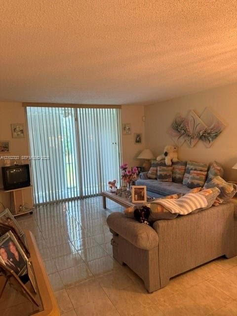 9641 Sunrise Lakes Blvd # 111, Sunrise FL 33322