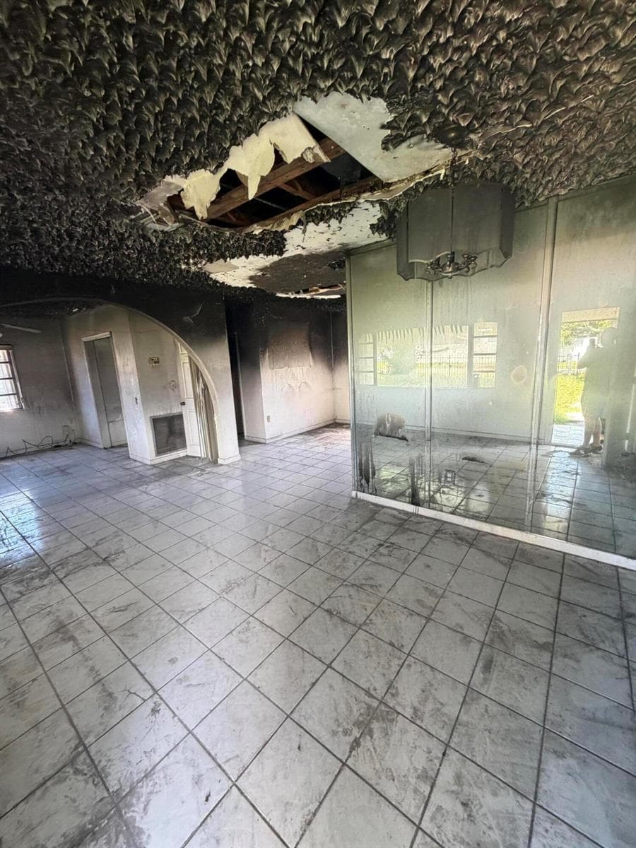 2850 NW 160TH Street, Miami Gardens FL 33054