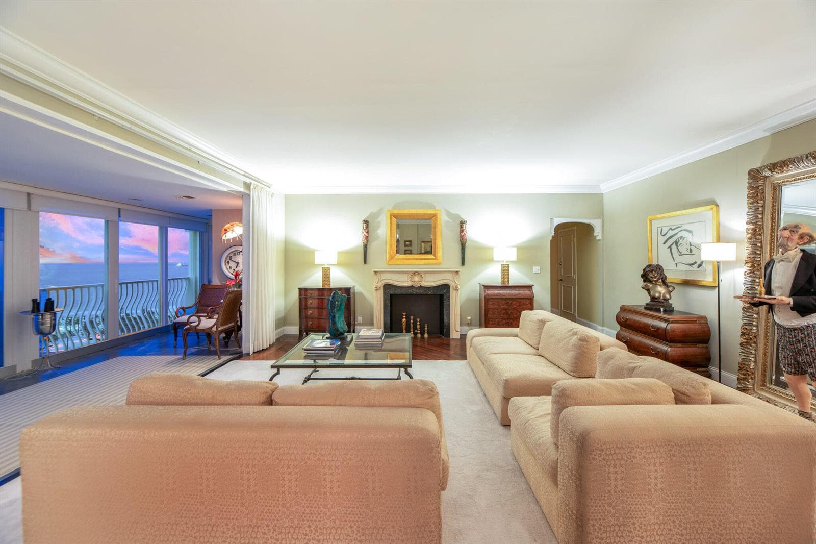 1 LAS OLAS Circle, Fort Lauderdale FL 33316