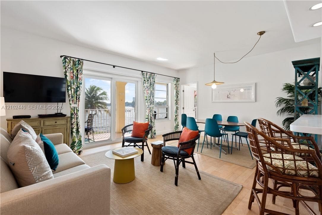 341 N Birch Rd # 209, Fort Lauderdale FL 33304