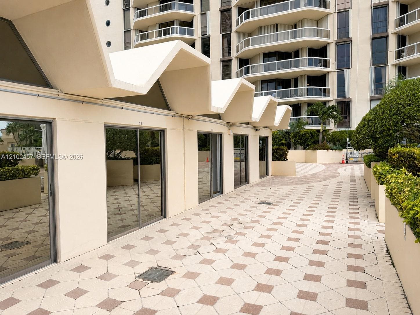 20191 E Country Club Dr, Aventura FL 33180